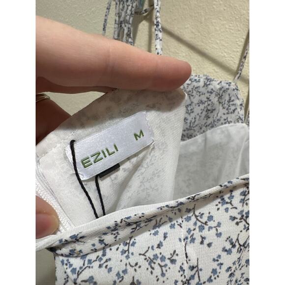 Ezili Roca Dainty Floral Dress size Medium NEW - Picture 5 of 7